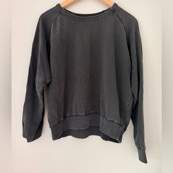 Reiko Tops - Washed black sweatshirt